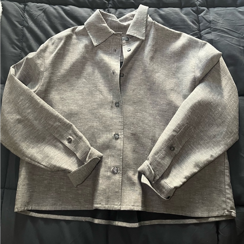 Zara Gray Waist-Length Collared Button-Down Shirt, Size XS